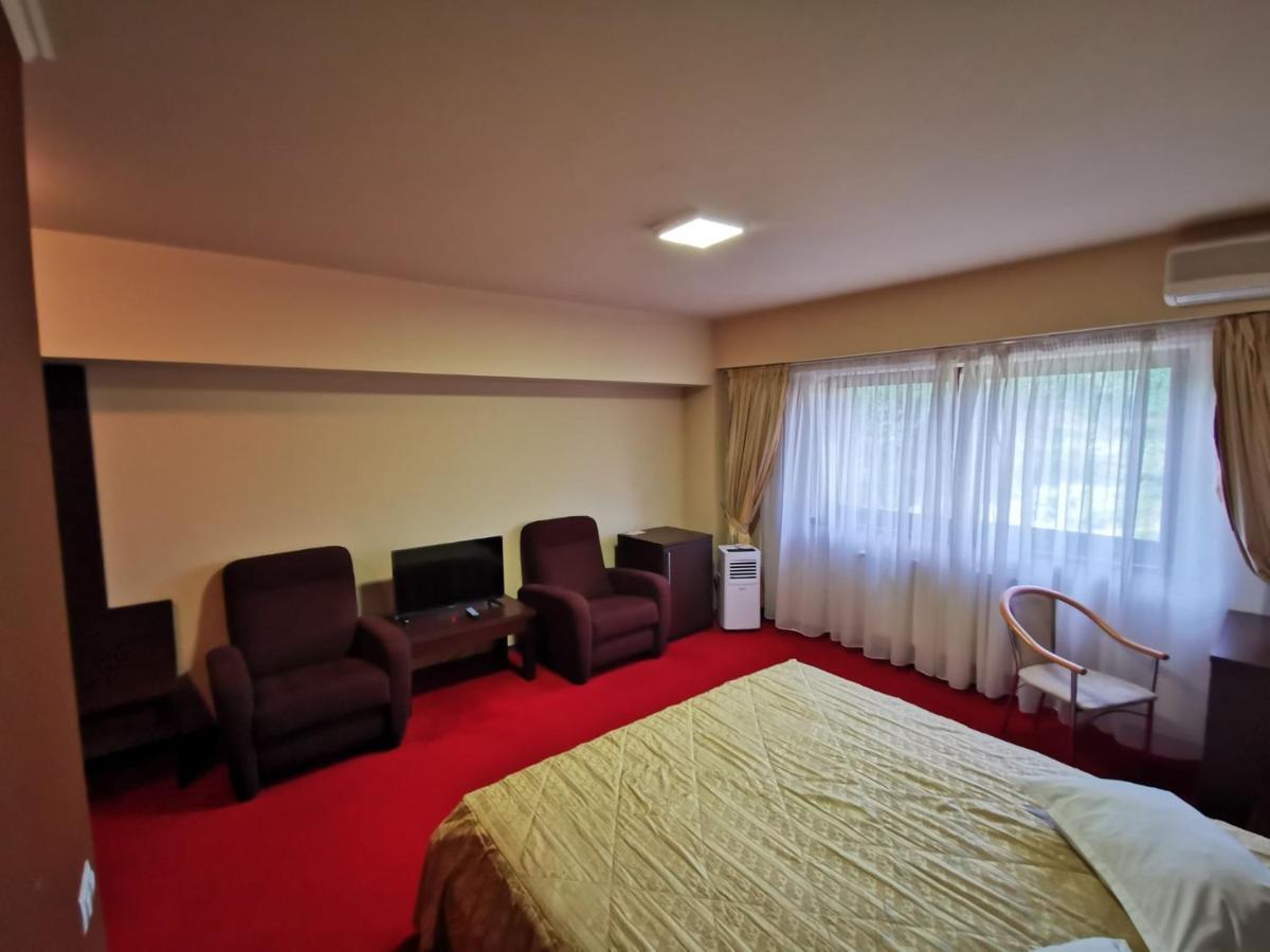 Hotel Severus Zilah Kültér fotó