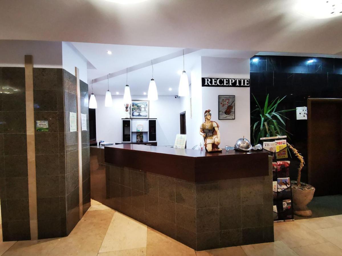 Hotel Severus Zilah Kültér fotó