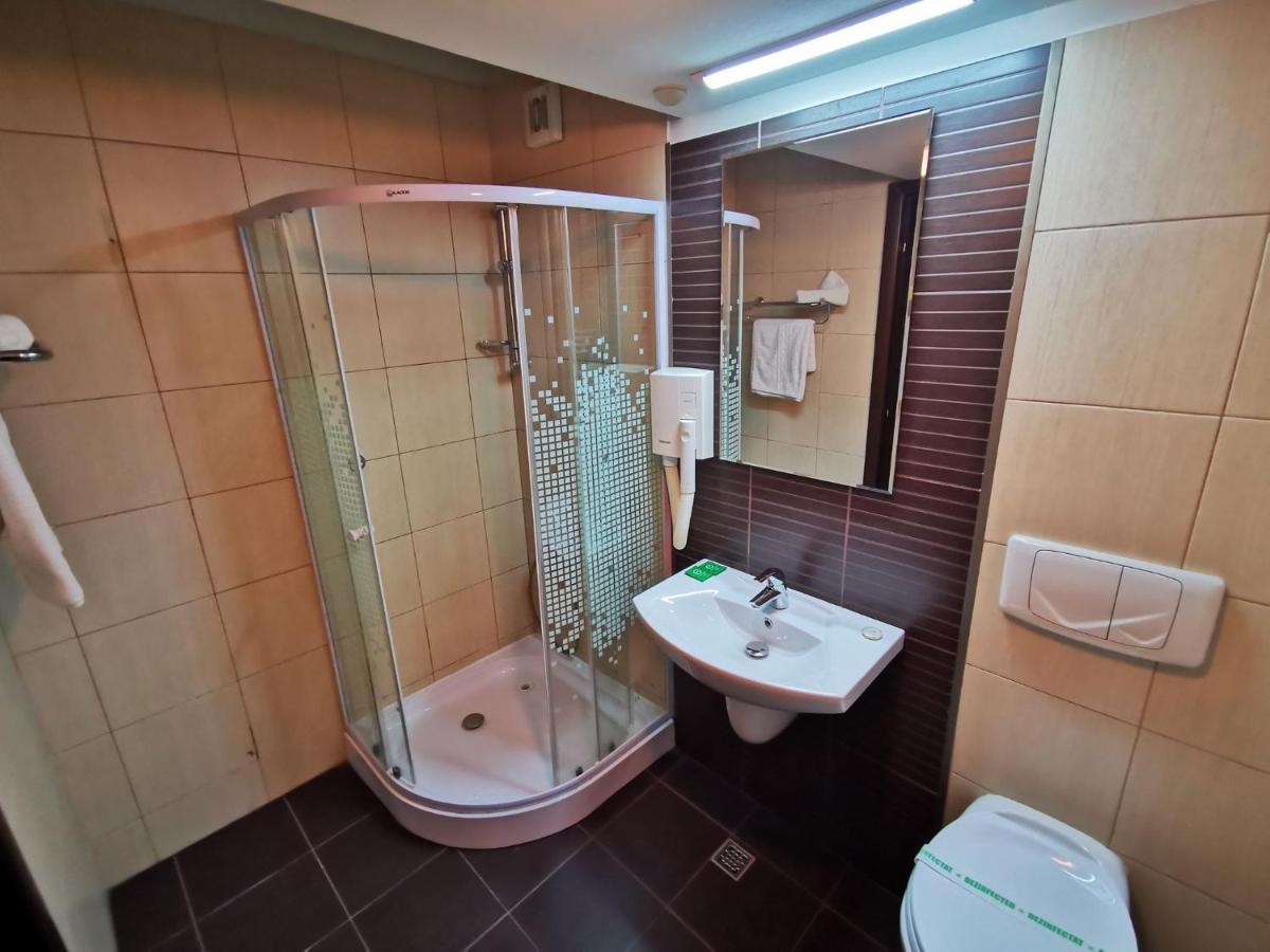 Hotel Severus Zilah Kültér fotó